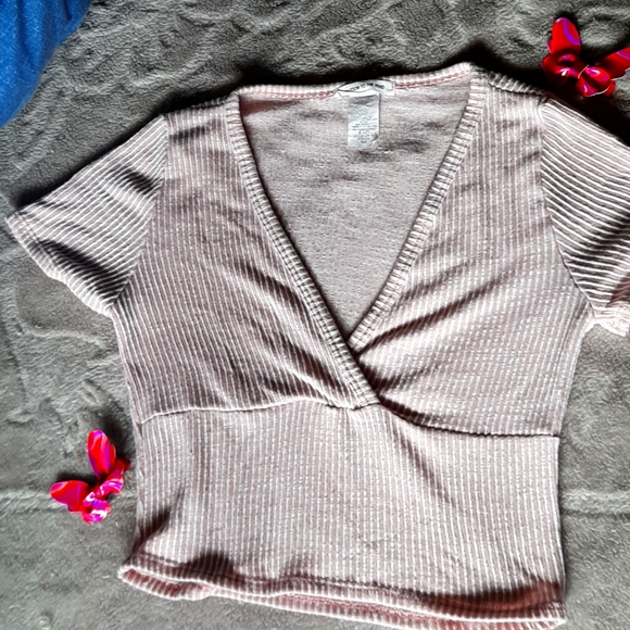 Crop t shirt - Picture 1 of 2